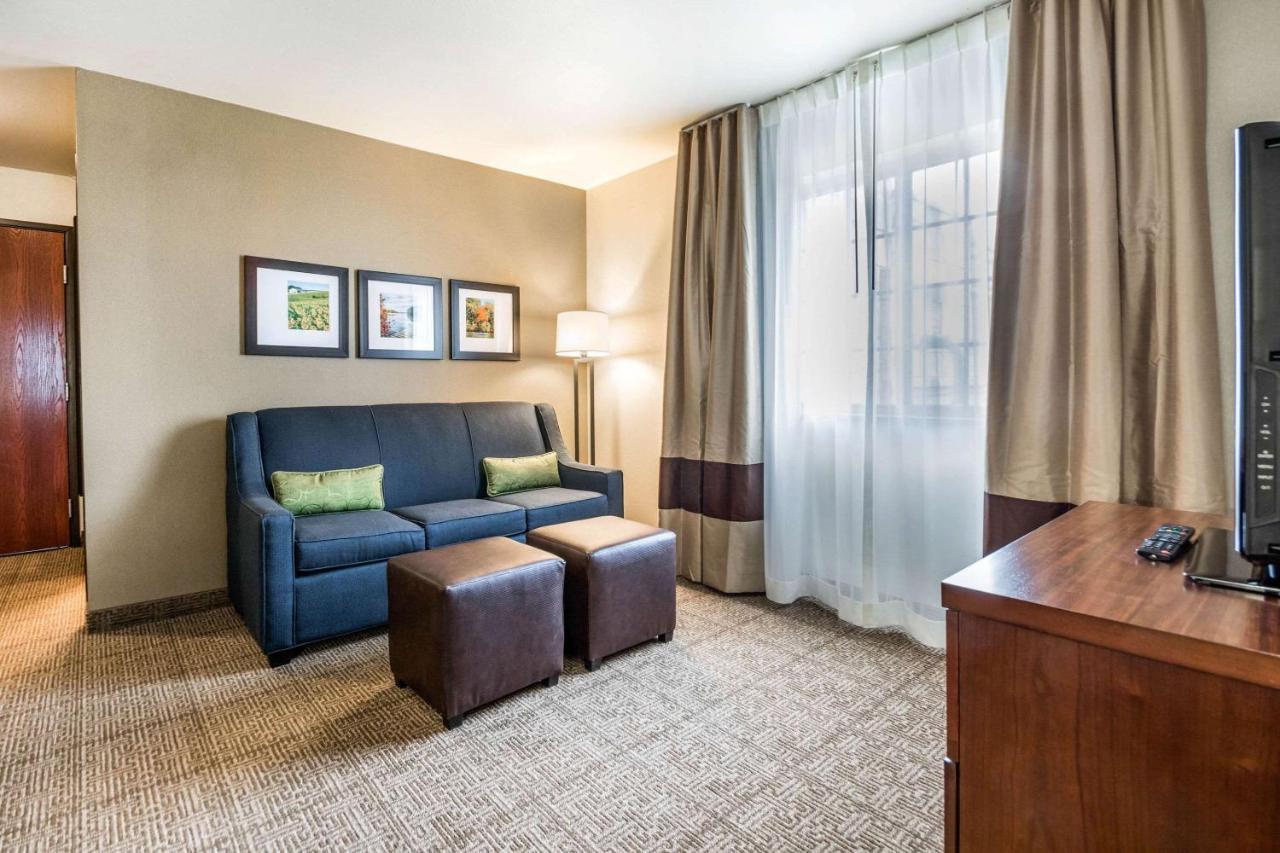 Comfort Suites At Par 4 Resort Waupaca Esterno foto